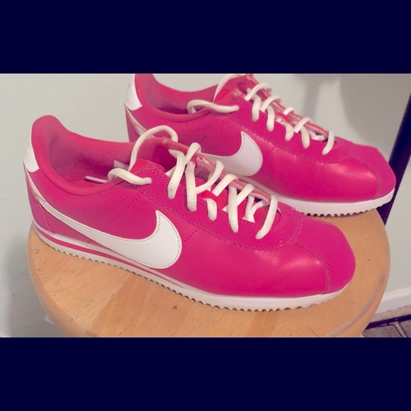 Pink sneakers - Picture 1 of 2